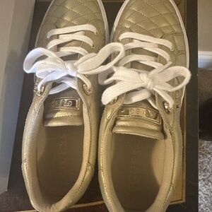 GUESS Gold Loven women’s shoes 9.5. Quilted look.